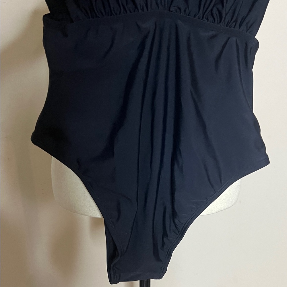 🩱🏊♀️🤿⛱️NWT Cupshe Black Deep V-Neck Body Swimsuit - Picture 8 of 10